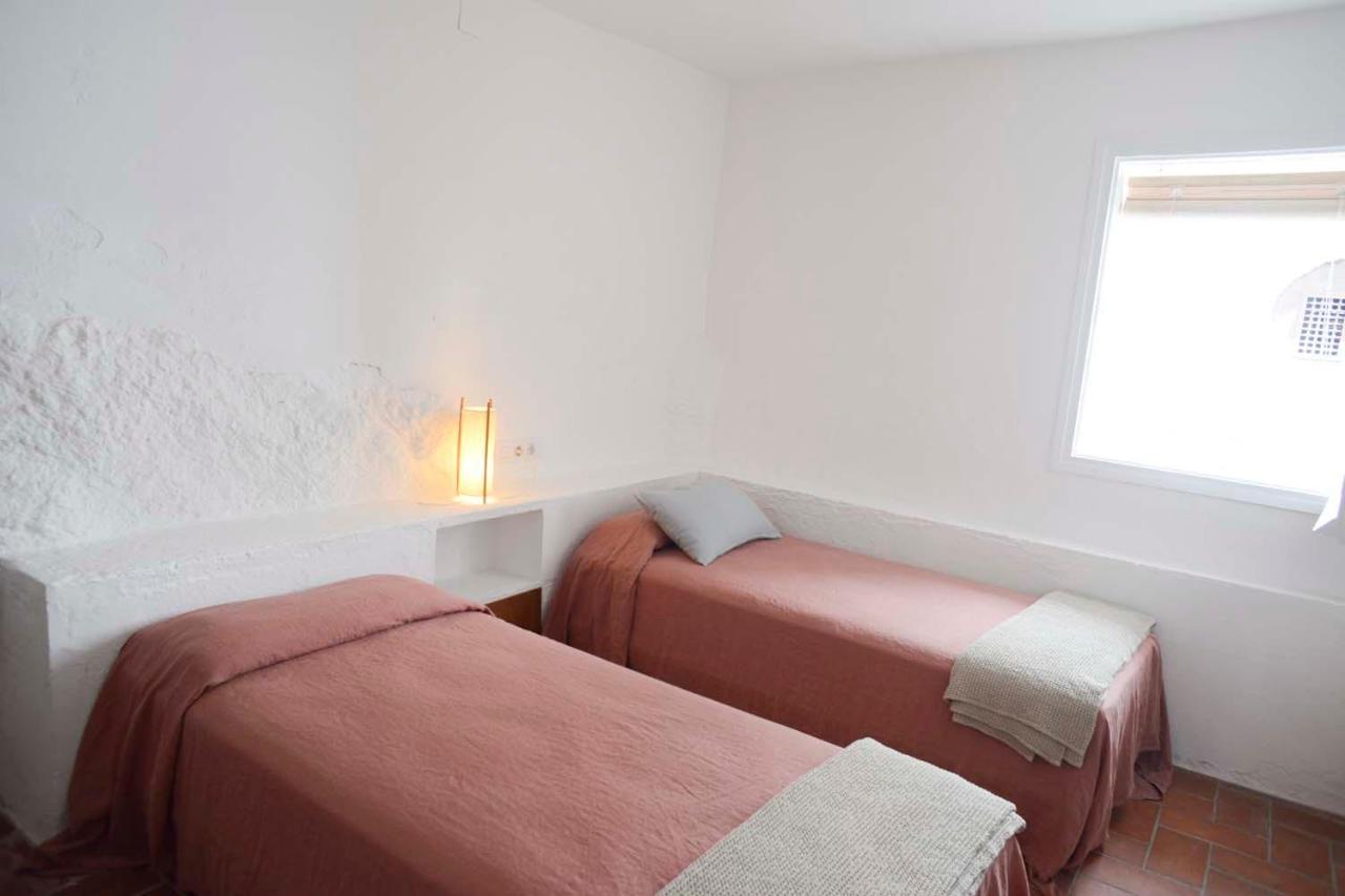 Cozy Townhouse in Cadaqués by Coderch Milá - Villa Exterior foto
